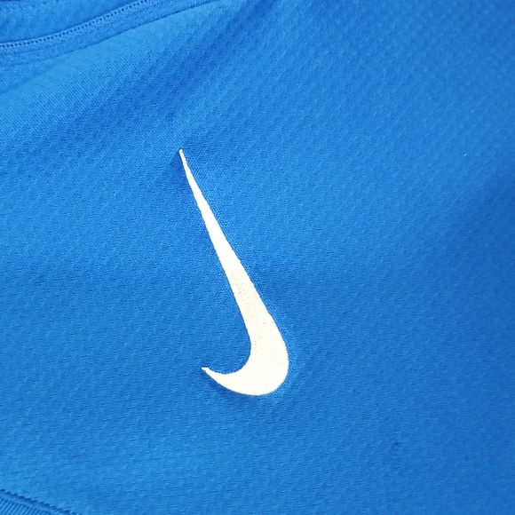 Nike Quarter Zip with Thumb Holes - Picture 3 of 6